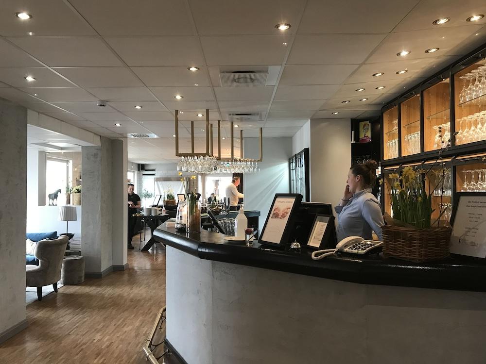 Mjoelby Stadshotell Eksteriør billede